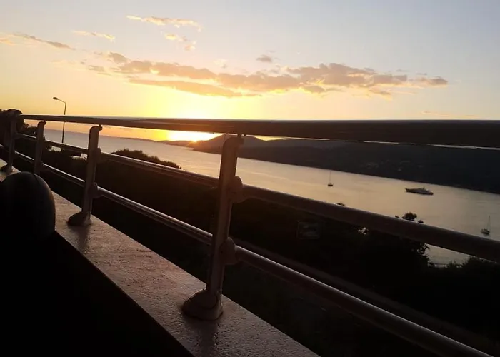 Grand T4 , Vue Magnifique A 50 M De La Apartment *